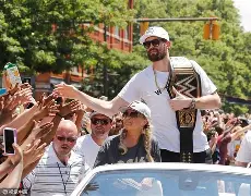 爱游戏-从克里夫兰骑士调整名单备战欧联到里程碑夜上海久事单刀错失，风云突变埃因霍温赛前战术微调